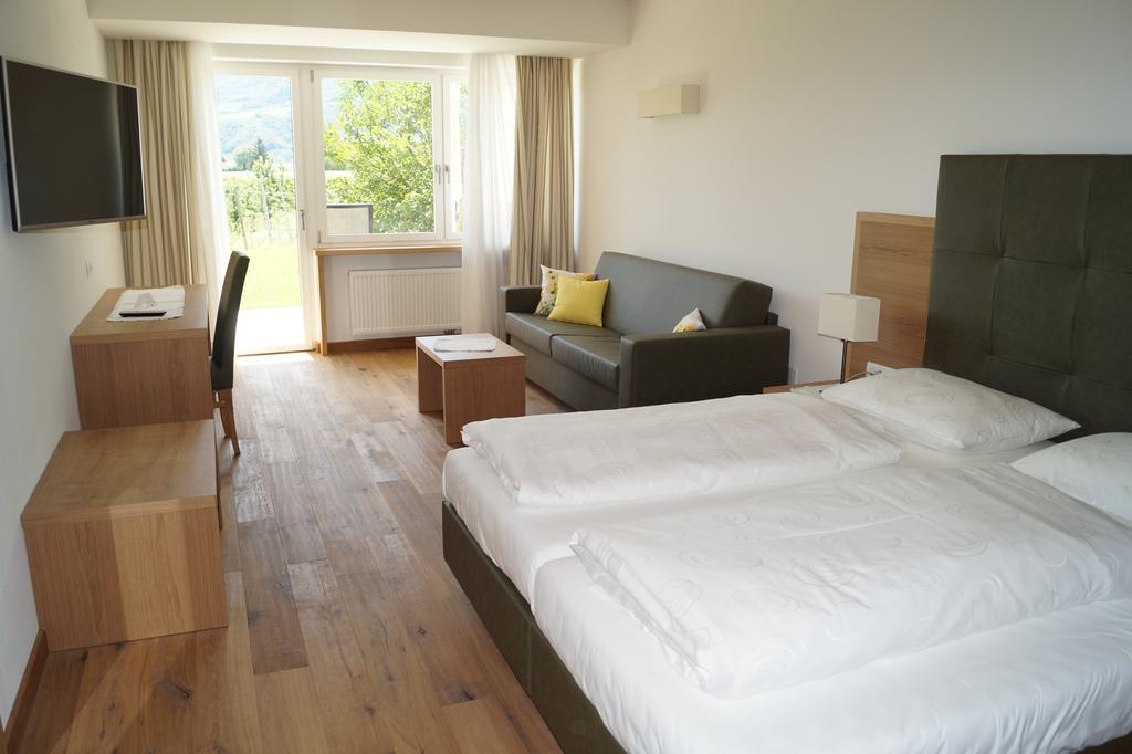 Hotel Greifenstein Терлано Екстериор снимка